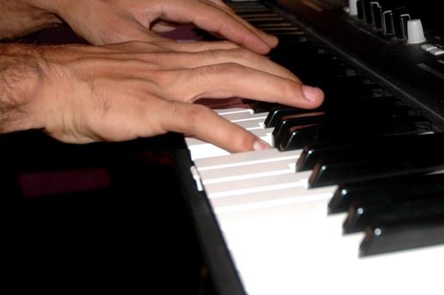 Как играть на фортепьяно